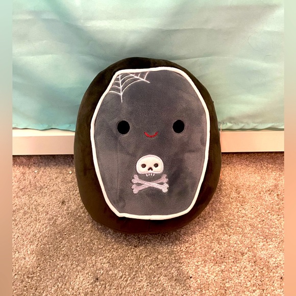 NWT 8” Alva the coffin Halloween Squishmallow - Picture 1 of 5